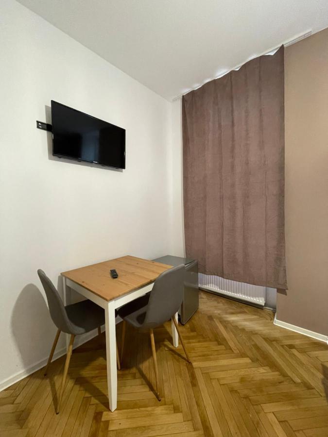 Schei Central Studios In The Heart Of Brassó Kültér fotó
