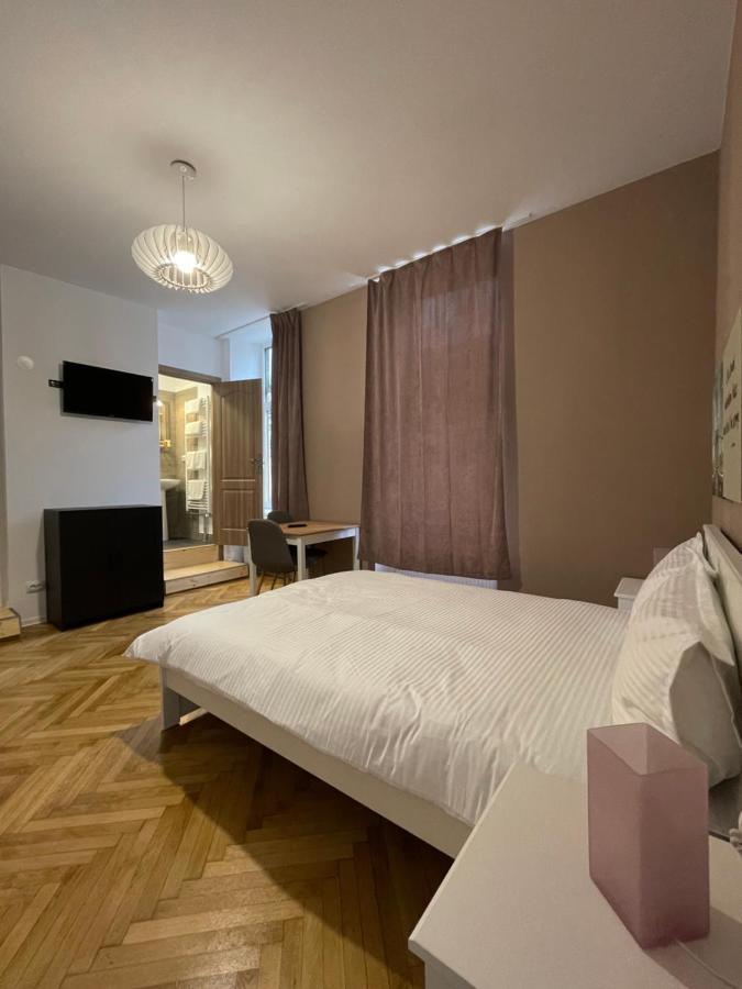 Schei Central Studios In The Heart Of Brassó Kültér fotó