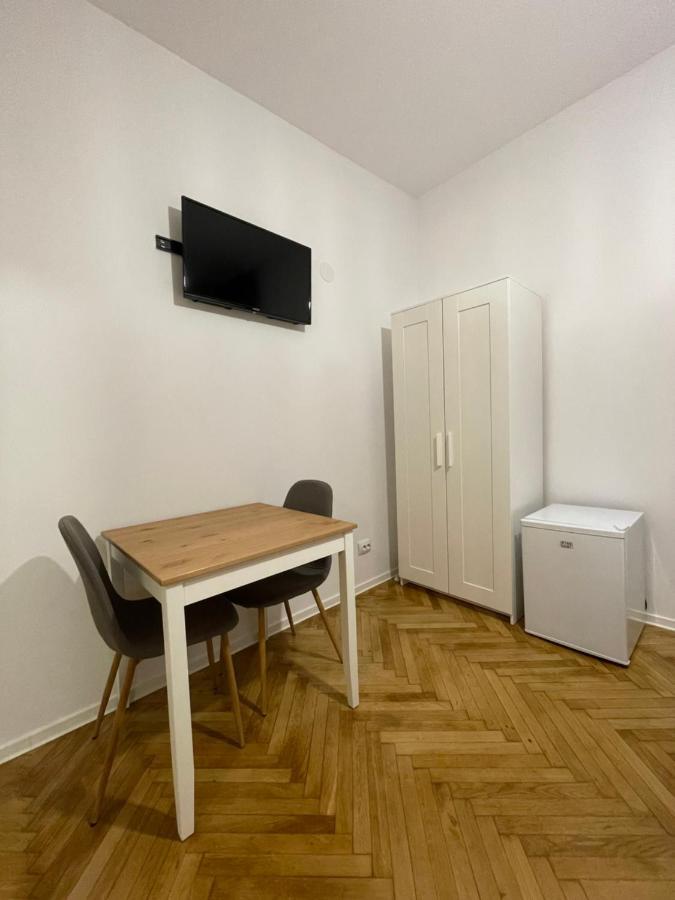 Schei Central Studios In The Heart Of Brassó Kültér fotó