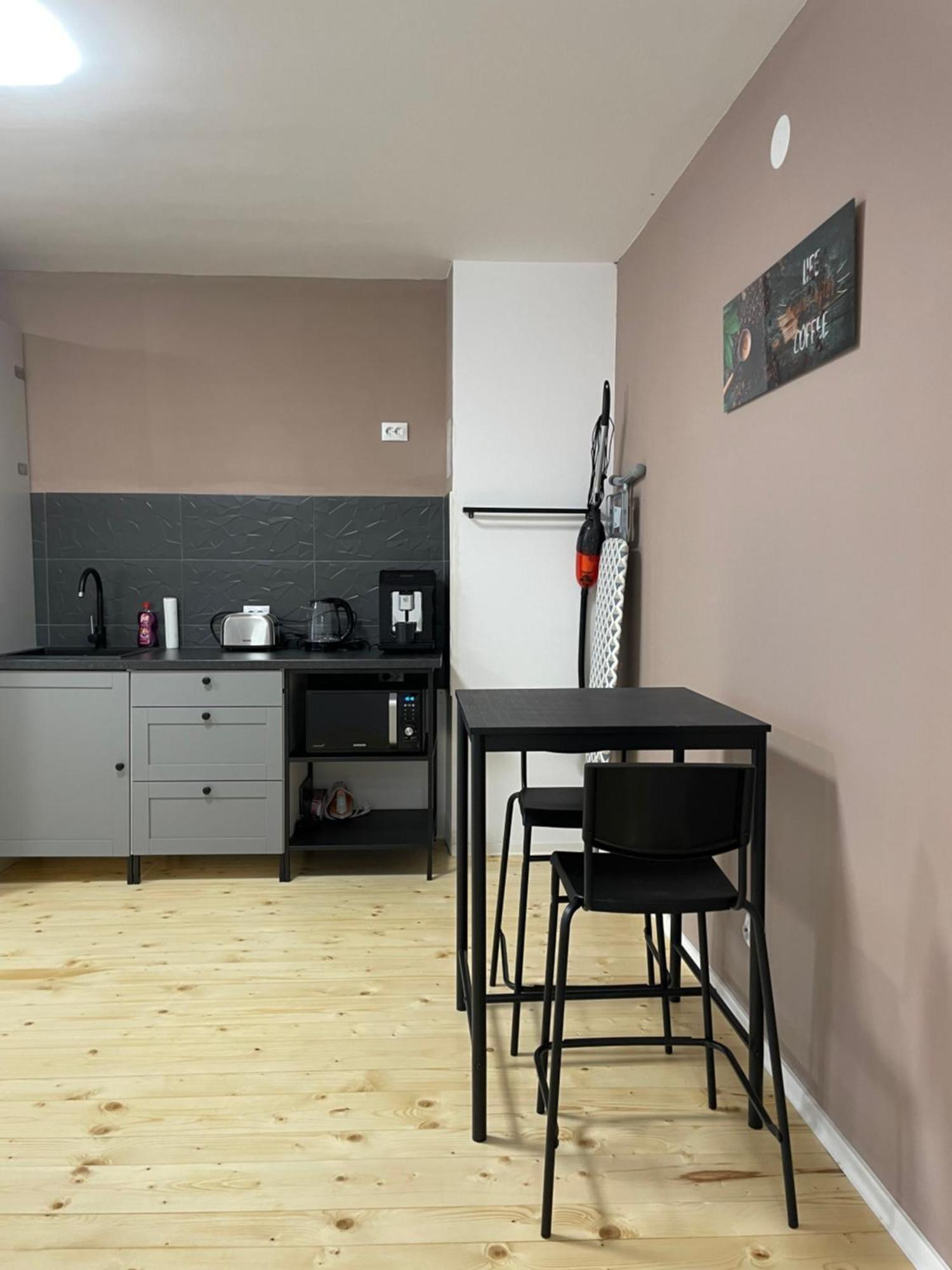 Schei Central Studios In The Heart Of Brassó Kültér fotó